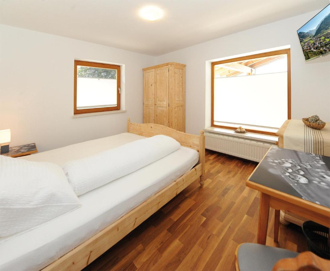 Chalet Gloria - Doppel- Und Mehrbettzimmer Bruck an der Grossglocknerstrasse Ngoại thất bức ảnh